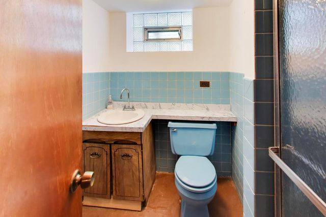 6028 N Whipple Street, Chicago, IL 60659