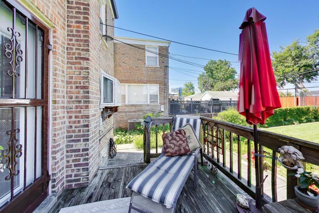 6028 N Whipple Street, Chicago, IL 60659