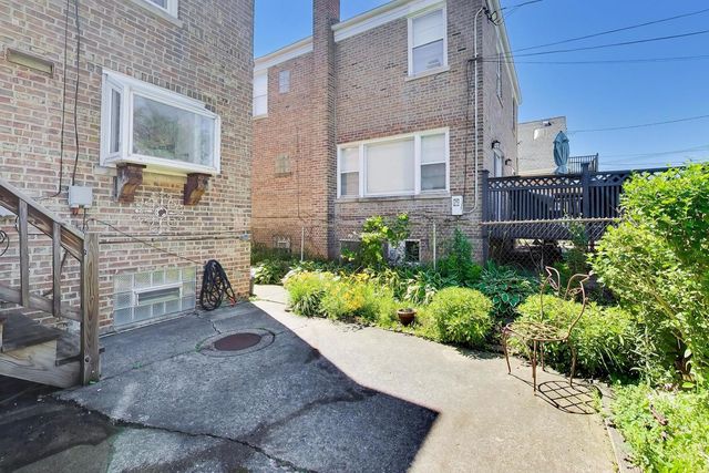 6028 N Whipple Street, Chicago, IL 60659