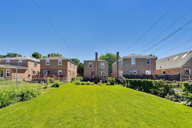6028 N Whipple Street, Chicago, IL 60659