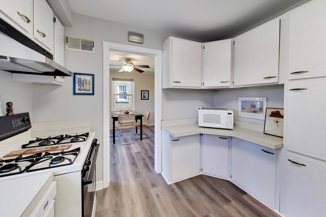 6028 N Whipple Street, Chicago, IL 60659