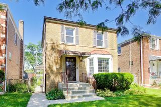 6028 N Whipple Street, Chicago, IL 60659