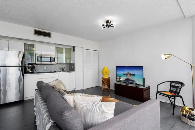 900 Bay Drive 303, Miami Beach, FL 33141