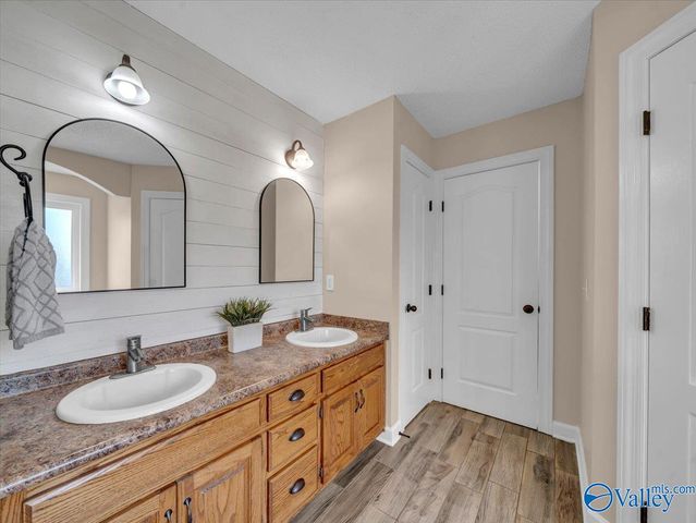 129 Edgebrook Drive, Ardmore, AL 35739
