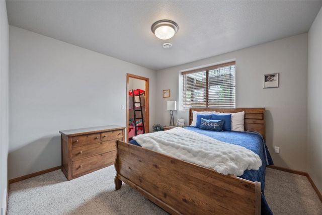 3355 Wild Rose Road, Cedar Rapids, IA 52411