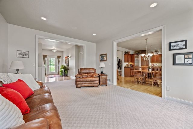 3355 Wild Rose Road, Cedar Rapids, IA 52411