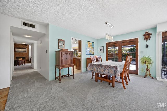 1912 Glenbrea Court, Bakersfield, CA 93309