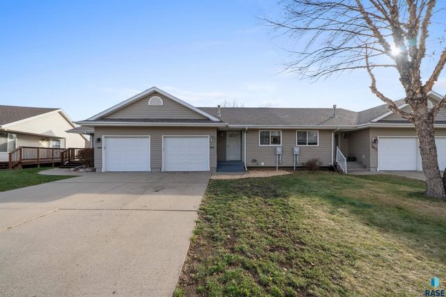 1810 S Campbell Trl Trail, Sioux Falls, SD 57106