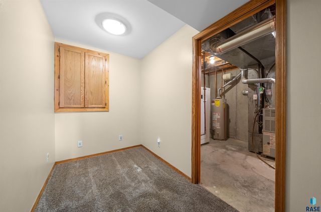 1810 S Campbell Trl Trail, Sioux Falls, SD 57106