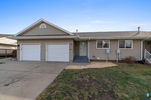 1810 S Campbell Trl Trail, Sioux Falls, SD 57106
