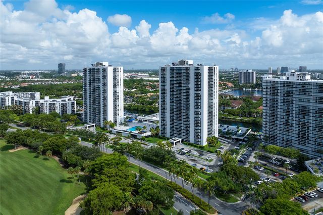3675 N Country Club Dr 401, Aventura, FL 33180