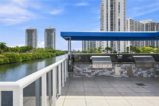 3675 N Country Club Dr 401, Aventura, FL 33180
