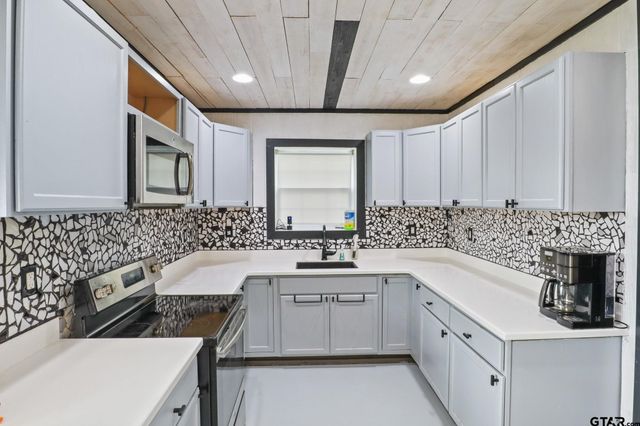 1760 County Road 4608, Troup, TX 75789