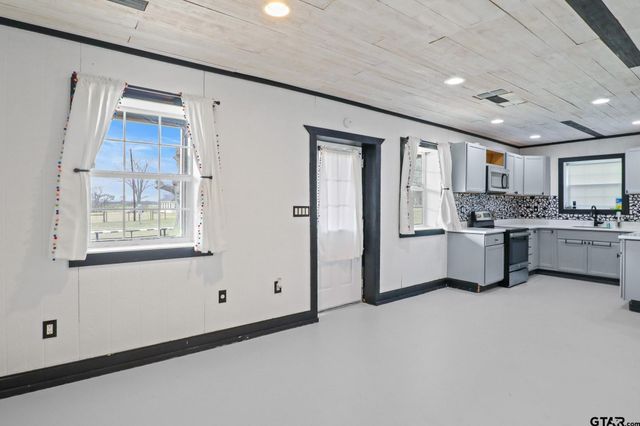 1760 County Road 4608, Troup, TX 75789