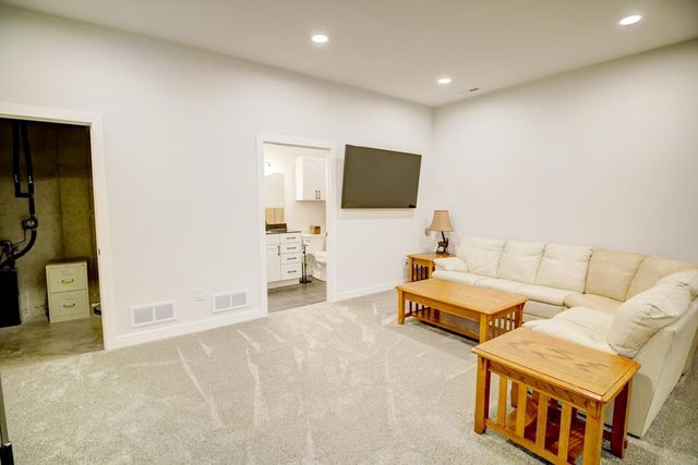 107 Savannah Circle, Barneveld, WI 53507