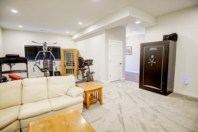 107 Savannah Circle, Barneveld, WI 53507