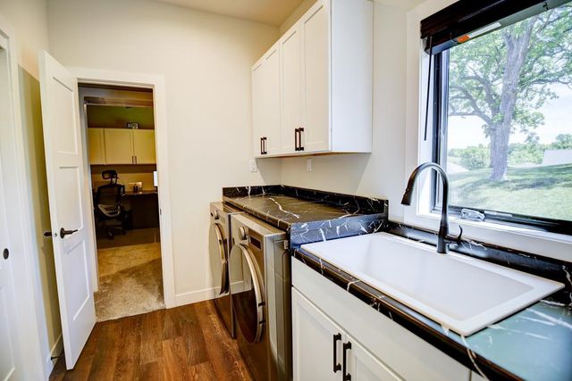 107 Savannah Circle, Barneveld, WI 53507