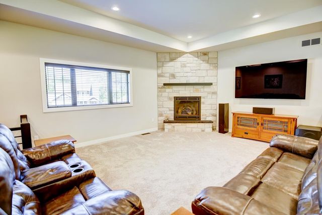 107 Savannah Circle, Barneveld, WI 53507