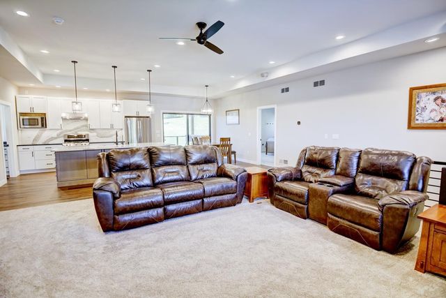 107 Savannah Circle, Barneveld, WI 53507