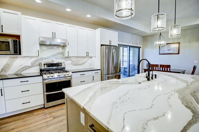 107 Savannah Circle, Barneveld, WI 53507