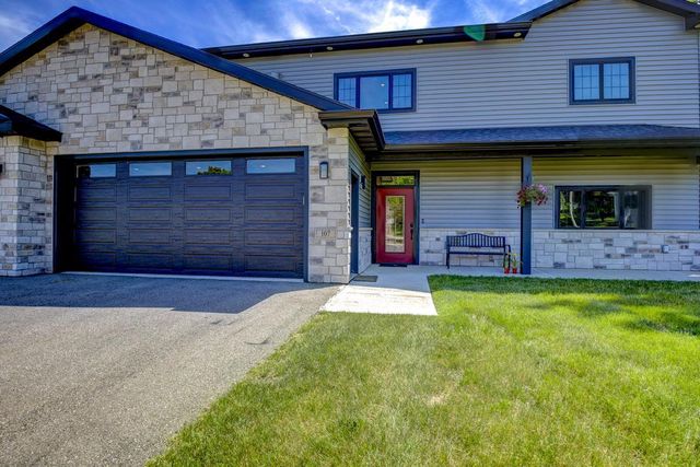 107 Savannah Circle, Barneveld, WI 53507