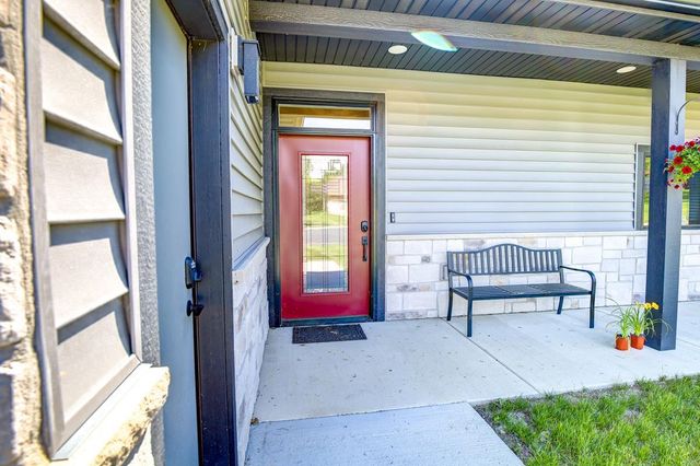 107 Savannah Circle, Barneveld, WI 53507