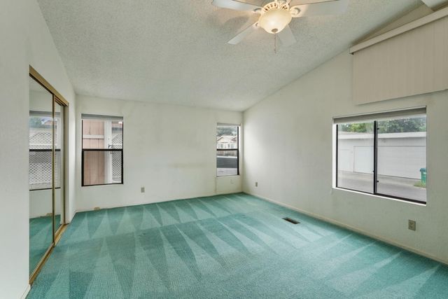 7 River Bend Dr, Lodi, CA 95242