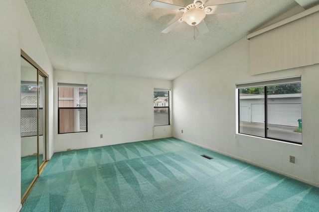 7 River Bend Dr, Lodi, CA 95242