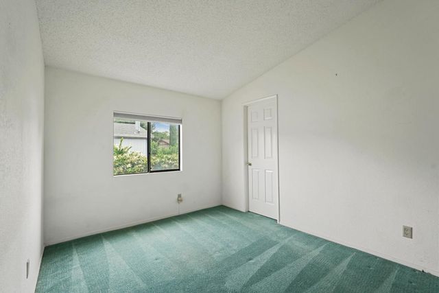7 River Bend Dr, Lodi, CA 95242