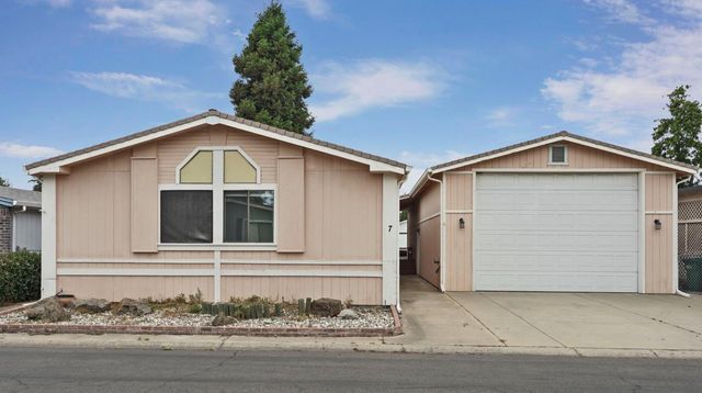 7 River Bend Dr, Lodi, CA 95242