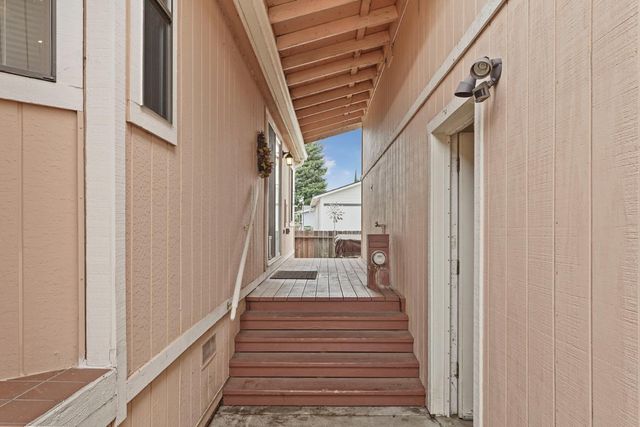 7 River Bend Dr, Lodi, CA 95242