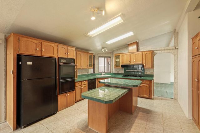 7 River Bend Dr, Lodi, CA 95242