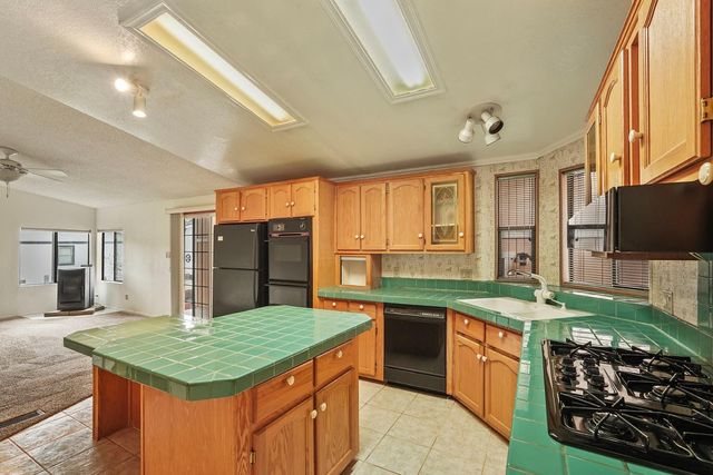 7 River Bend Dr, Lodi, CA 95242