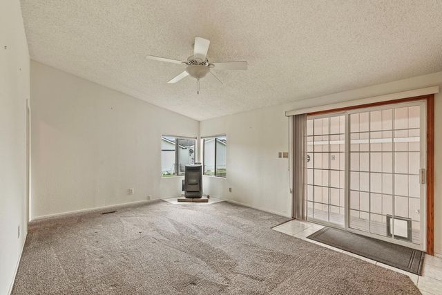 7 River Bend Dr, Lodi, CA 95242