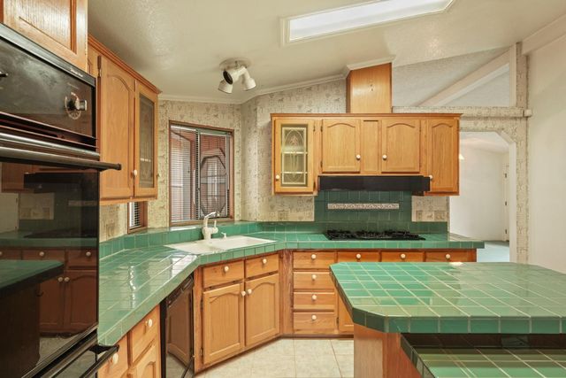 7 River Bend Dr, Lodi, CA 95242