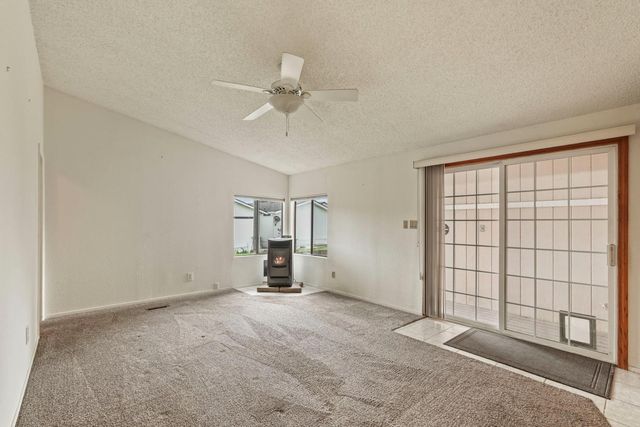 7 River Bend Dr, Lodi, CA 95242