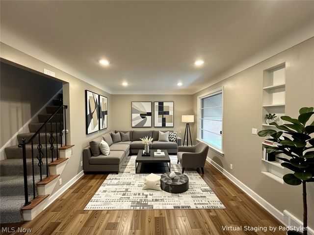 13099 Cedar Road, Cleveland Heights, OH 44118