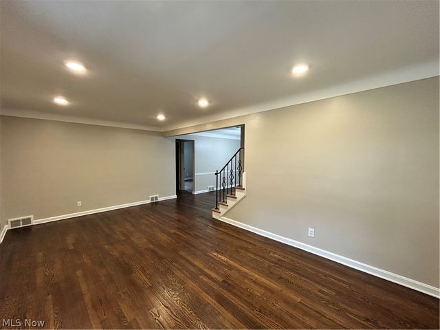 13099 Cedar Road, Cleveland Heights, OH 44118