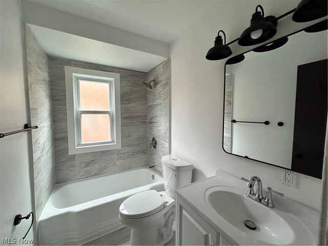 13099 Cedar Road, Cleveland Heights, OH 44118
