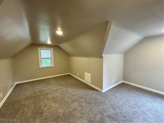 13099 Cedar Road, Cleveland Heights, OH 44118