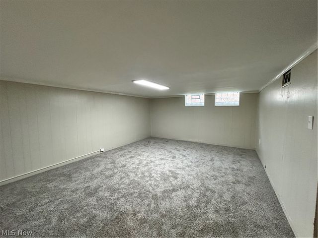 13099 Cedar Road, Cleveland Heights, OH 44118