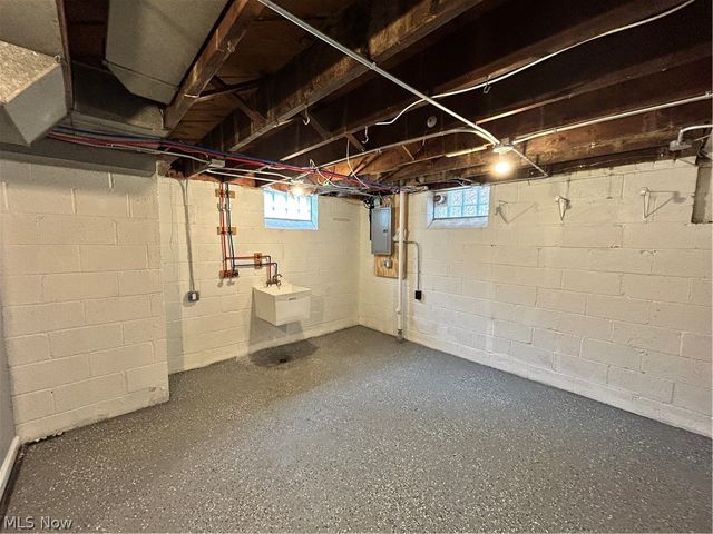 13099 Cedar Road, Cleveland Heights, OH 44118