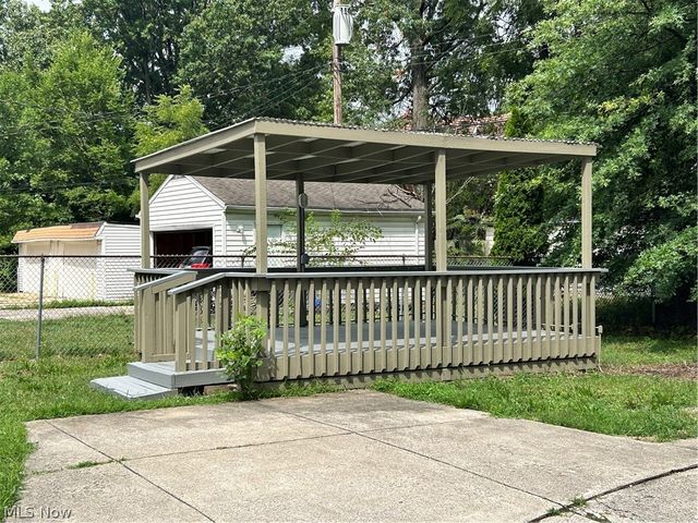 13099 Cedar Road, Cleveland Heights, OH 44118