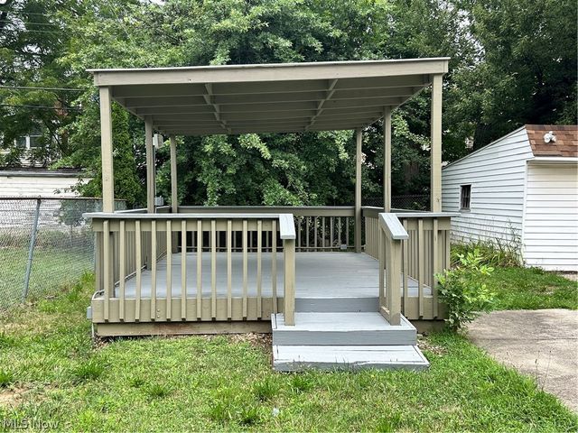 13099 Cedar Road, Cleveland Heights, OH 44118