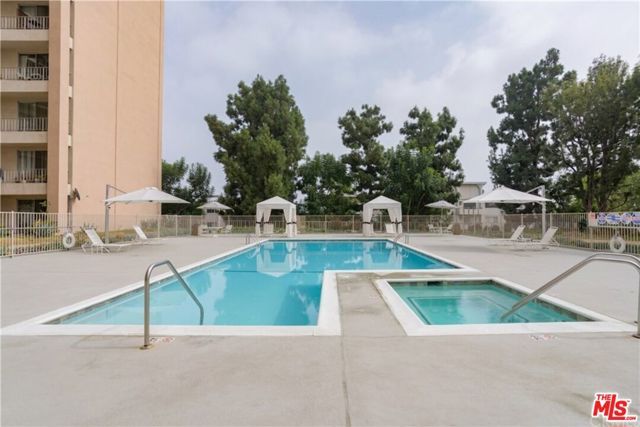 100 S Doheny Drive 601, Los Angeles, CA 90048