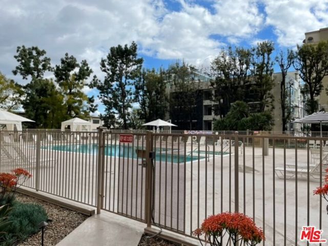 100 S Doheny Drive 601, Los Angeles, CA 90048