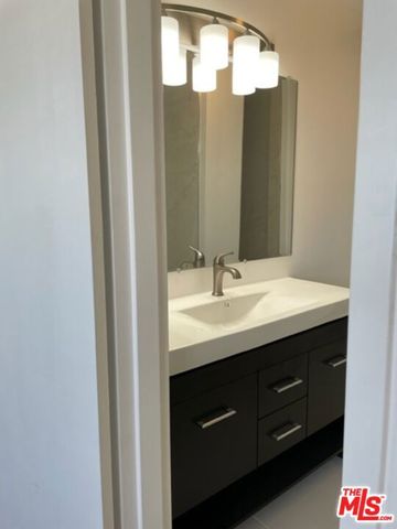 100 S Doheny Drive 601, Los Angeles, CA 90048