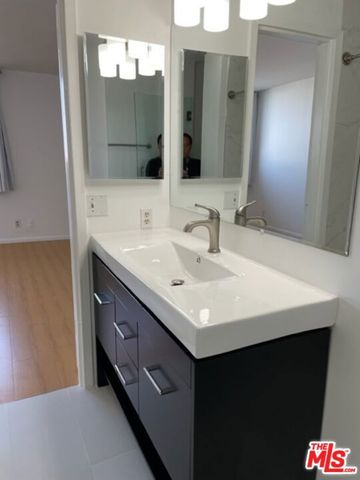 100 S Doheny Drive 601, Los Angeles, CA 90048