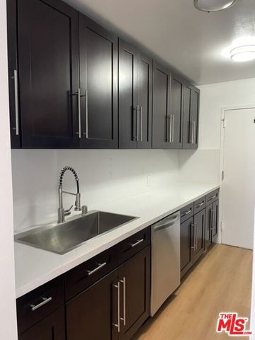 100 S Doheny Drive 601, Los Angeles, CA 90048