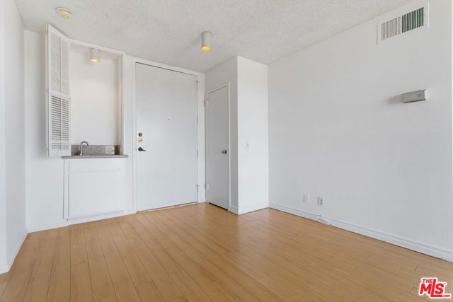 100 S Doheny Drive 601, Los Angeles, CA 90048